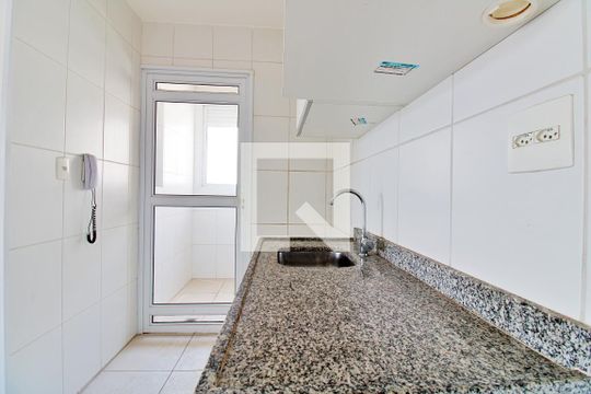 Cozinha de apartamento à venda com 3 quartos, 64m² em Vila Praia, São Paulo