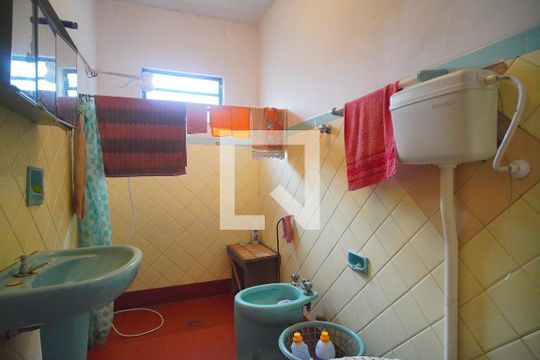 Banheiro de casa à venda com 3 quartos, 300m² em Santos Dumont, São Leopoldo
