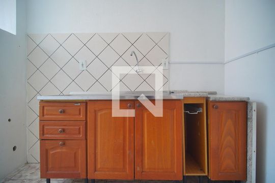 Detalhe da cozinha de apartamento para alugar com 2 quartos, 54m² em Canudos, Novo Hamburgo