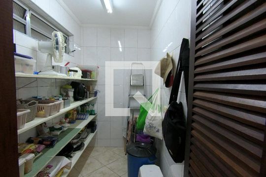 Despensa de casa à venda com 3 quartos, 190m² em Vila Galvão, Guarulhos