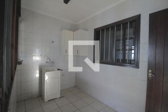 Lavanderia de casa à venda com 4 quartos, 300m² em Centro, Canoas
