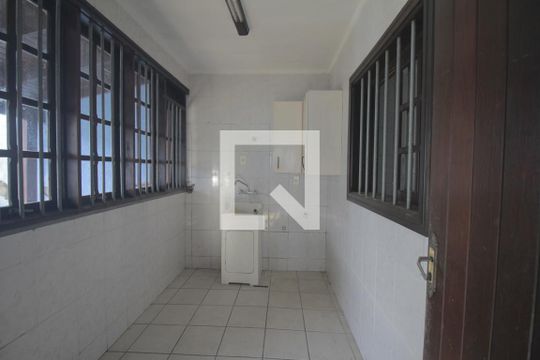 Lavanderia de casa à venda com 4 quartos, 300m² em Centro, Canoas