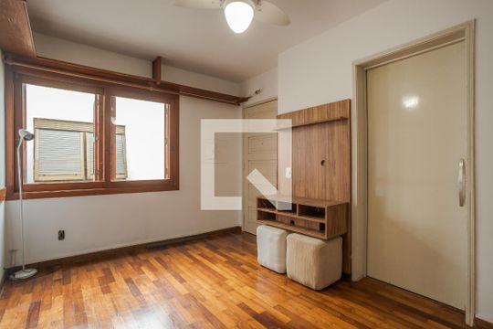 Sala de apartamento à venda com 2 quartos, 60m² em Petrópolis, Porto Alegre