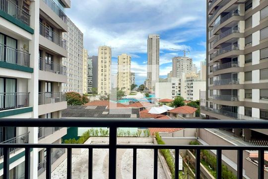 Varanda de kitnet/studio à venda com 1 quarto, 30m² em Sumaré, São Paulo