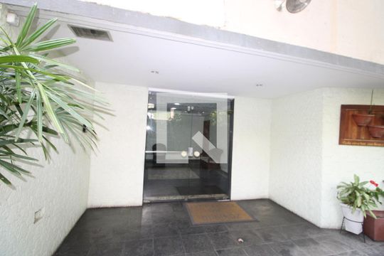 Hall de entrada de apartamento à venda com 2 quartos, 72m² em Irajá, Rio de Janeiro