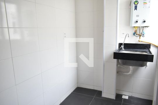Área de Serviço de apartamento para alugar com 2 quartos, 54m² em Inhoaíba, Rio de Janeiro
