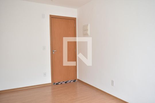 Sala de apartamento para alugar com 2 quartos, 54m² em Inhoaíba, Rio de Janeiro