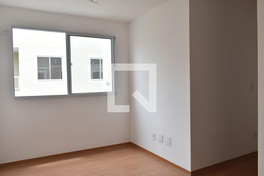 Sala de apartamento para alugar com 2 quartos, 54m² em Inhoaíba, Rio de Janeiro