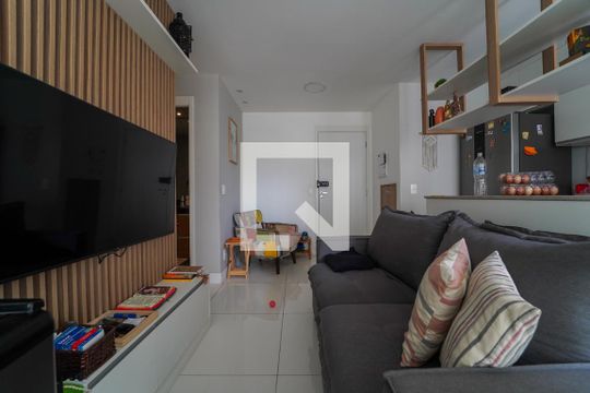 Sala de apartamento à venda com 2 quartos, 45m² em Parque Industrial Tomas Edson, São Paulo