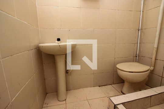 Banheiro de apartamento para alugar com 1 quarto, 38m² em Menino Deus, Porto Alegre