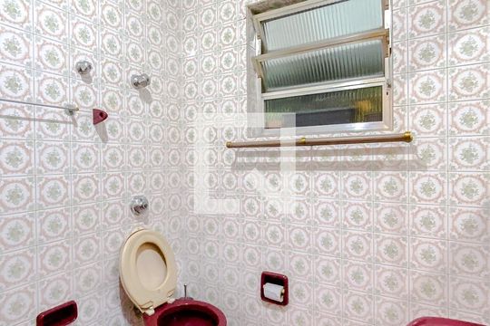 Banheiro de casa à venda com 3 quartos, 240m² em Água Rasa, São Paulo