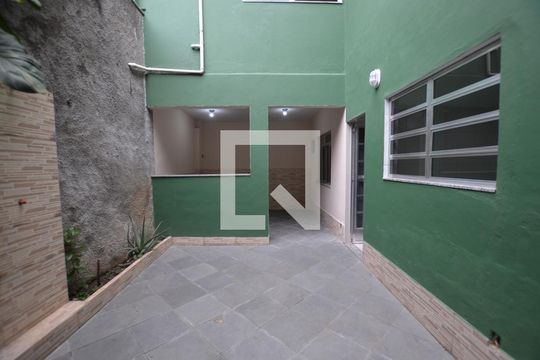 Quintal de casa para alugar com 3 quartos, 50m² em Madureira, Rio de Janeiro