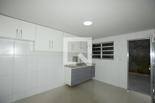 Cozinha de casa para alugar com 3 quartos, 50m² em Madureira, Rio de Janeiro