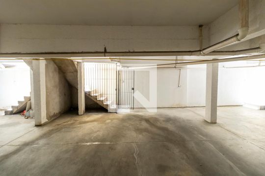 Garagem de casa de condomínio para alugar com 2 quartos, 45m² em Vila Invernada, São Paulo