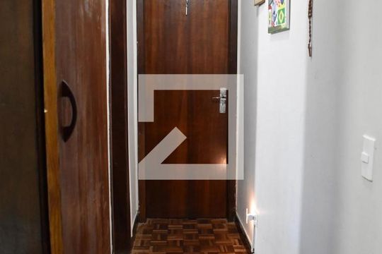 Corredor de apartamento à venda com 4 quartos, 98m² em Água Verde, Curitiba