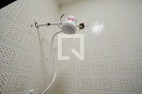 Banheiro de casa para alugar com 2 quartos, 65m² em São Cristóvão, Rio de Janeiro