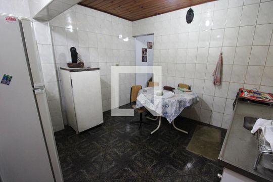 Cozinha de casa para alugar com 2 quartos, 153m² em Vila Ester (zona Norte), São Paulo