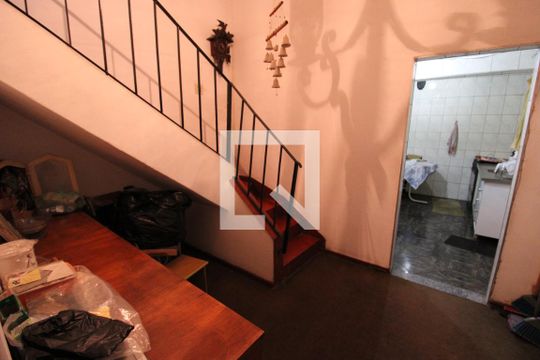 Corredor de casa para alugar com 2 quartos, 153m² em Vila Ester (zona Norte), São Paulo