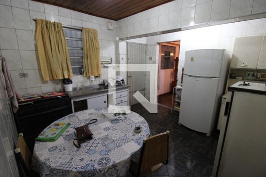 Cozinha de casa para alugar com 2 quartos, 153m² em Vila Ester (zona Norte), São Paulo