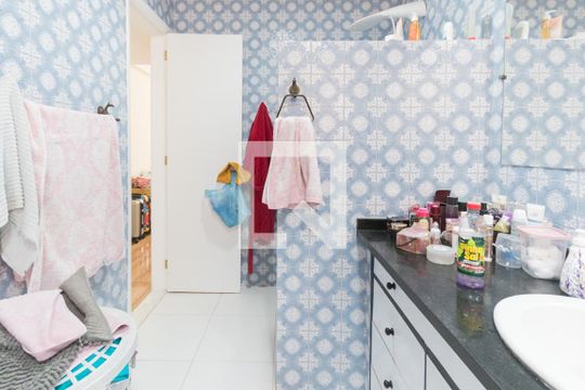 Banheiro da Suíte de apartamento à venda com 3 quartos, 217m² em Tijuca, Rio de Janeiro