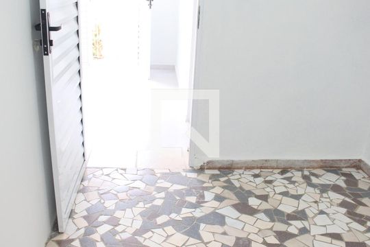 Quarto 1 de casa para alugar com 2 quartos, 60m² em Parque Peruche, São Paulo