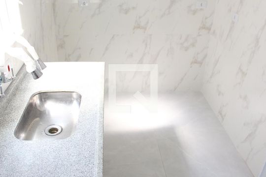Cozinha de casa para alugar com 2 quartos, 60m² em Parque Peruche, São Paulo