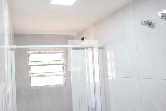 Banheiro de casa para alugar com 2 quartos, 60m² em Parque Peruche, São Paulo