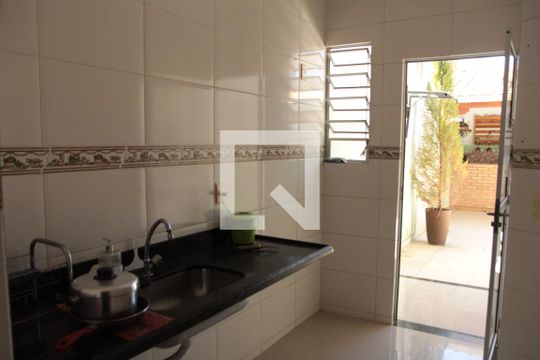 cozinha de casa para alugar com 2 quartos, 120m² em Copacabana, Belo Horizonte