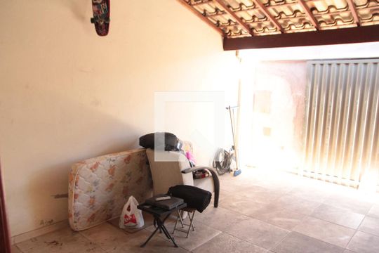 garagem de casa para alugar com 2 quartos, 120m² em Copacabana, Belo Horizonte