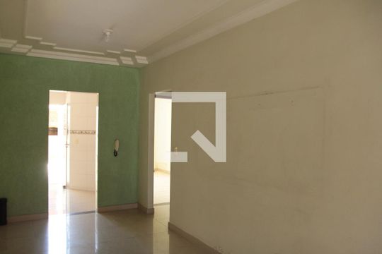 sala de casa para alugar com 2 quartos, 120m² em Copacabana, Belo Horizonte