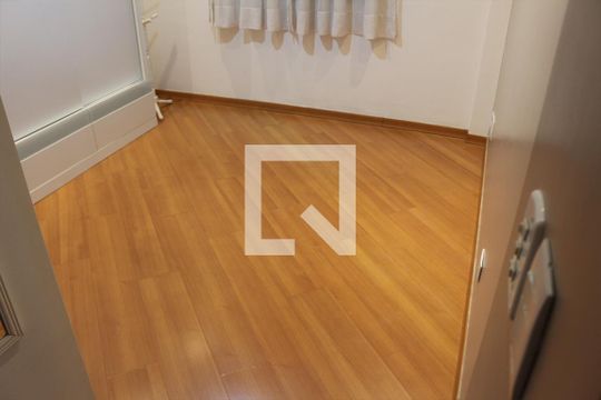 Suíte de apartamento para alugar com 2 quartos, 61m² em Santo Antônio, São Caetano do Sul