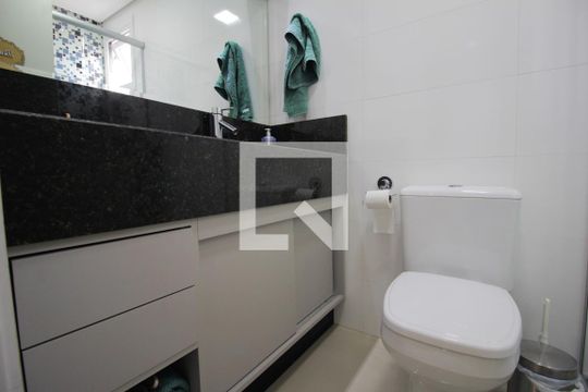 Banheiro da Suíte de apartamento à venda com 3 quartos, 85m² em Centro, Canoas