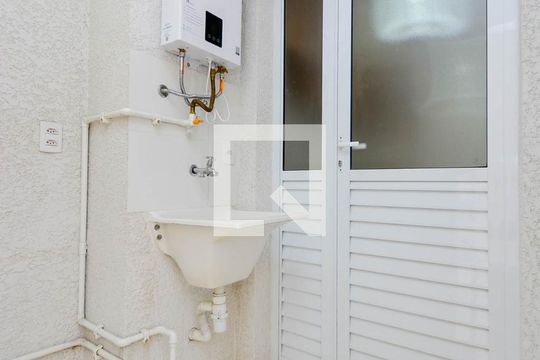 Área de Serviço de apartamento para alugar com 2 quartos, 43m² em Vila Itapegica, Guarulhos