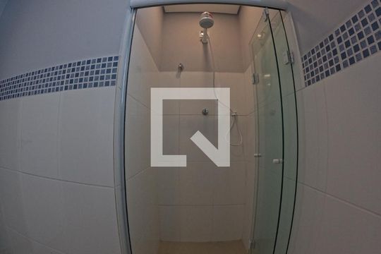 Banheiro de casa de condomínio para alugar com 1 quarto, 38m² em Perdizes, São Paulo