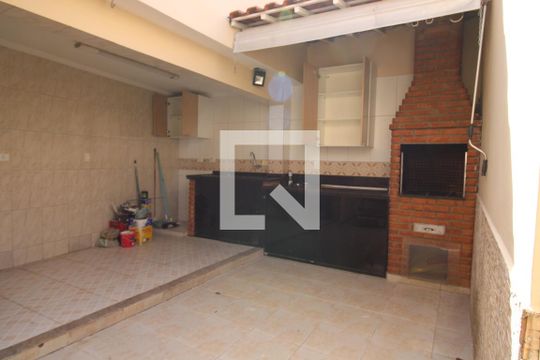 Quintal de casa para alugar com 3 quartos, 160m² em Parque Edu Chaves, São Paulo