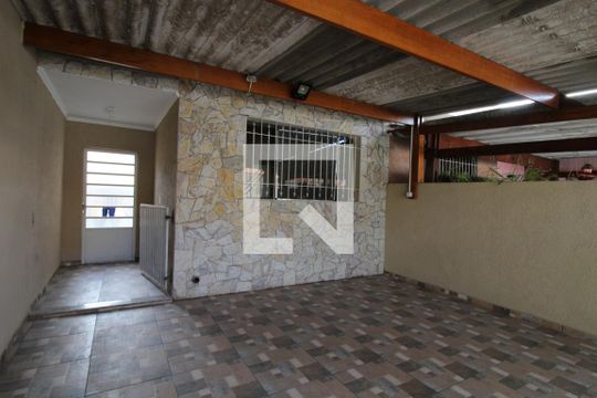 Garagem de casa para alugar com 3 quartos, 160m² em Parque Edu Chaves, São Paulo