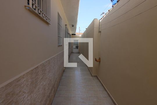 Corredor de casa para alugar com 3 quartos, 160m² em Parque Edu Chaves, São Paulo