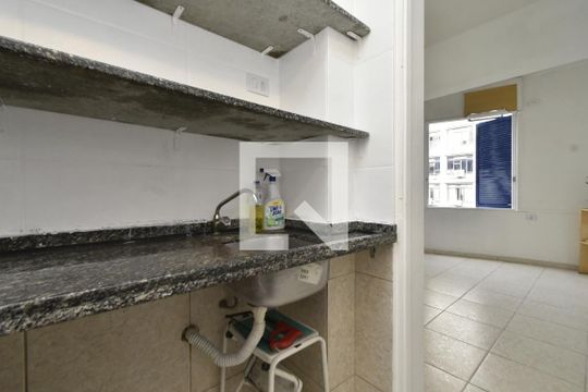 Cozinha de kitnet/studio à venda com 1 quarto, 32m² em República, São Paulo