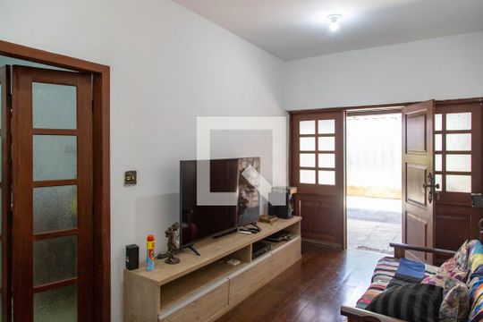 Casa à venda com 3 quartos, 180m² em Santa Monica, Belo Horizonte