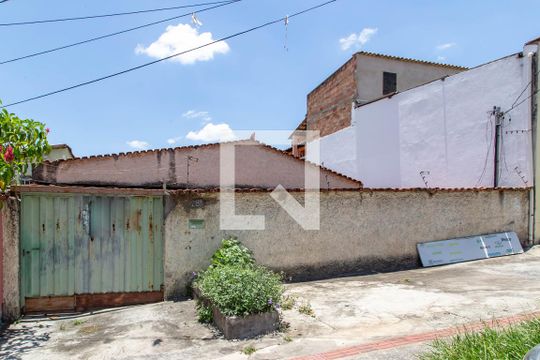 Fachada de casa à venda com 3 quartos, 180m² em Santa Monica, Belo Horizonte