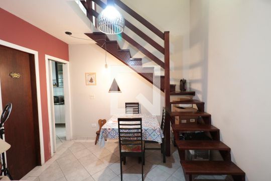 Sala - Escada de casa de condomínio à venda com 3 quartos, 102m² em Vila Santos, São Paulo