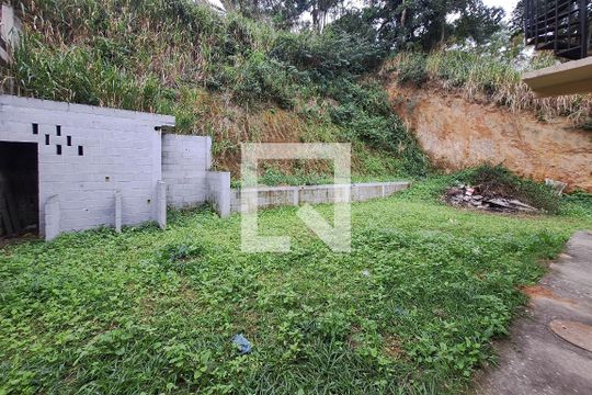 Quintal de casa à venda com 3 quartos, 357m² em Engenho do Mato, Niterói