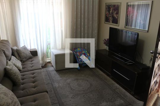 Casa à venda com 3 quartos, 186m² em Santa Maria, Santo André