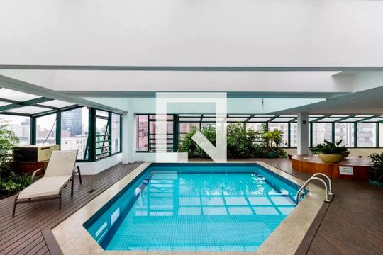 Piscina de kitnet/studio à venda com 1 quarto, 40m² em Itaim Bibi, São Paulo