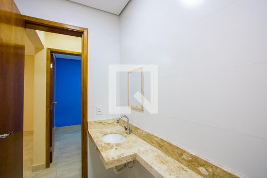 Banheiro de apartamento para alugar com 2 quartos, 57m² em Jardim do Estádio, Santo André