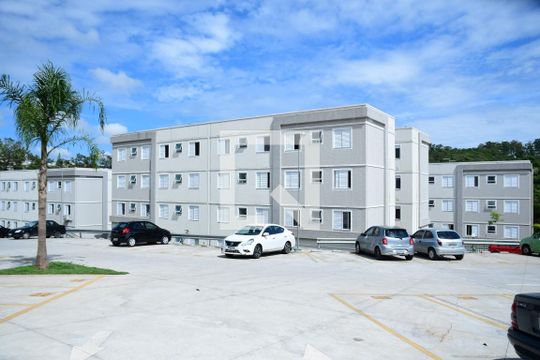 Fachada de apartamento para alugar com 2 quartos, 39m² em Jardim Caiapia, Cotia
