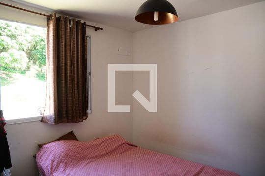 Quarto 2  de apartamento para alugar com 2 quartos, 39m² em Jardim Caiapia, Cotia