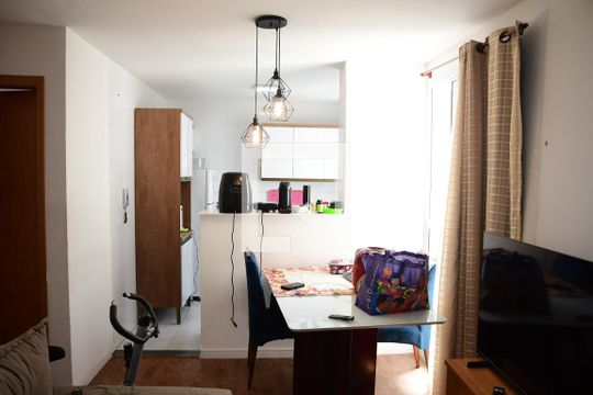 Sala de apartamento para alugar com 2 quartos, 39m² em Jardim Caiapia, Cotia