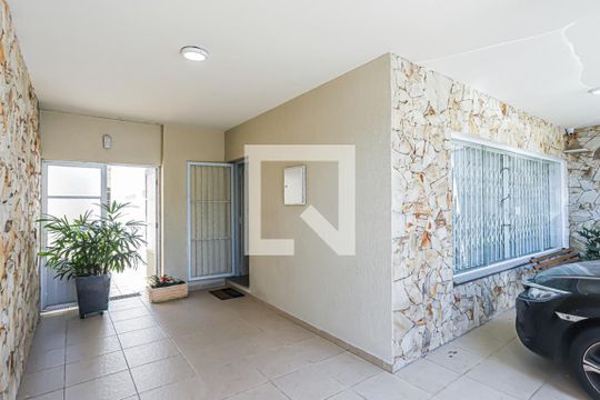 Garagem de casa à venda com 3 quartos, 253m² em Parque Sao Domingos, São Paulo