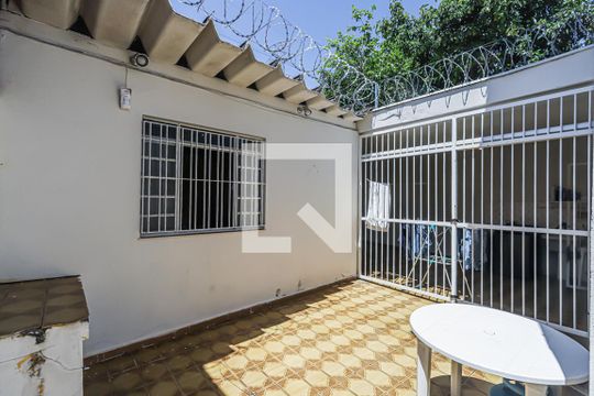 Quintal de casa à venda com 3 quartos, 253m² em Parque Sao Domingos, São Paulo